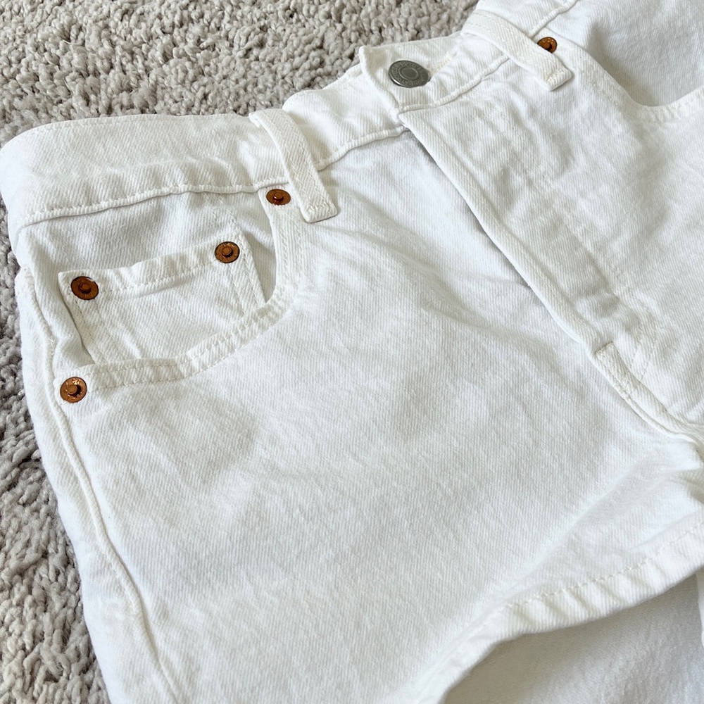 Levi’s Premium 501 White Shorts - Picture 2 of 6